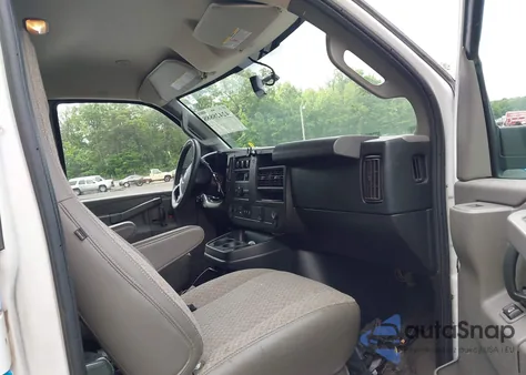 2018 GMC Savana 2500 Work Van z USA, uszkodzony, nr VIN 1GTW7AFG1J1342441